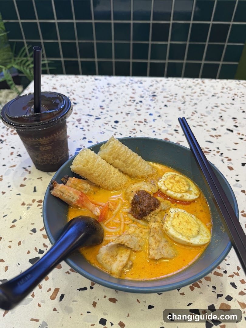 Curry Laksa Bowl with Drink