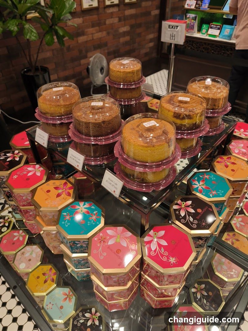 Cakes and Pastries Display