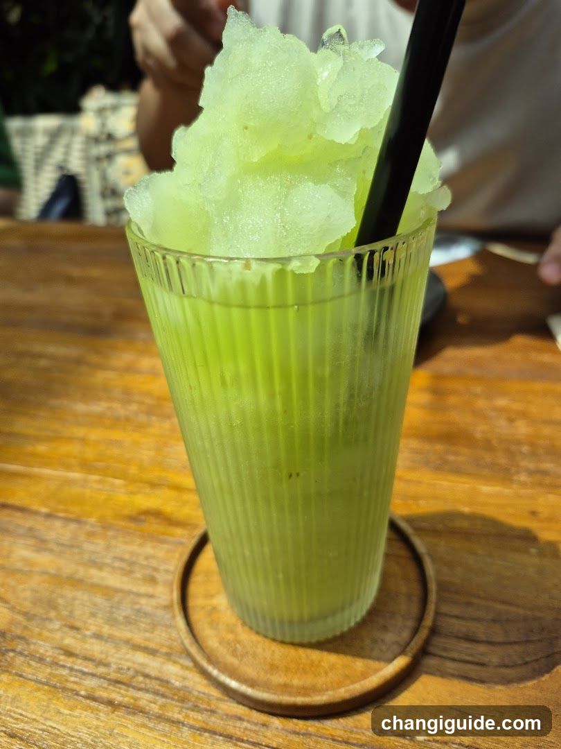 Green Smoothie with Crushed Ice