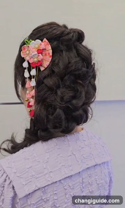 Traditional Hair Accessory with Floral Design
