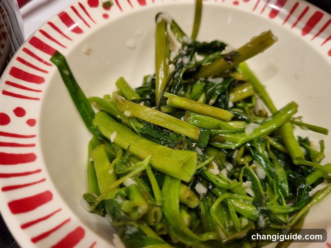Stir-fried water spinach with garlic