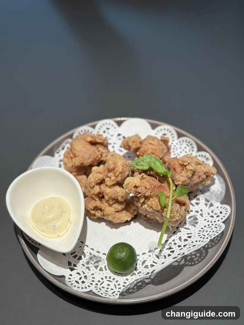 Fried Chicken with Sauce and Lime