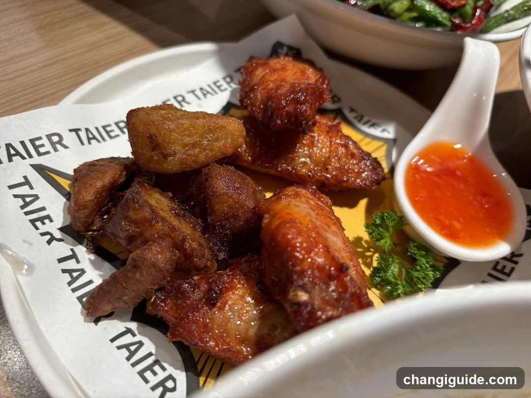 Fried Chicken Wings with Dipping Sauce