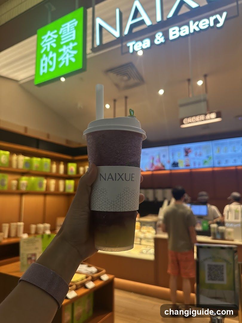 NAIXUE Tea & Bakery Interior