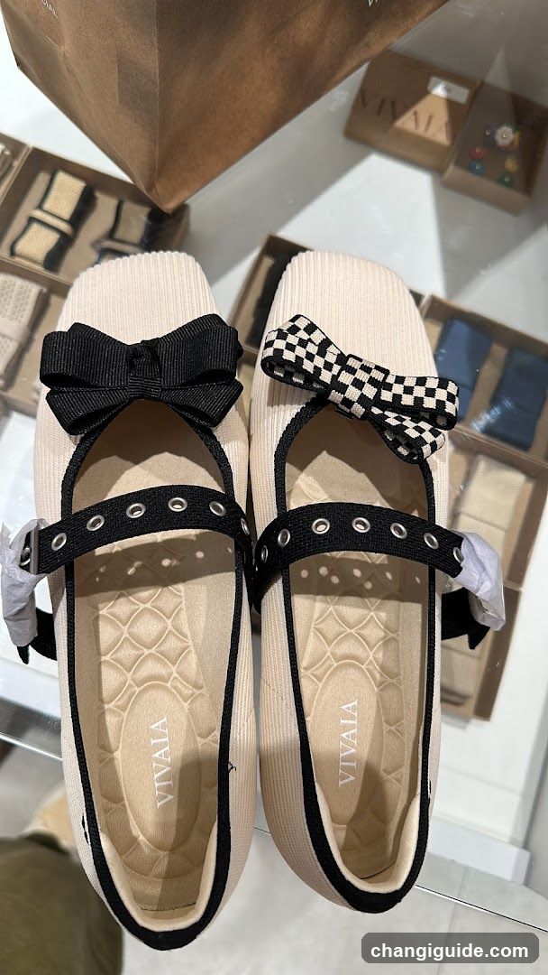 VIVALA Shoes Display