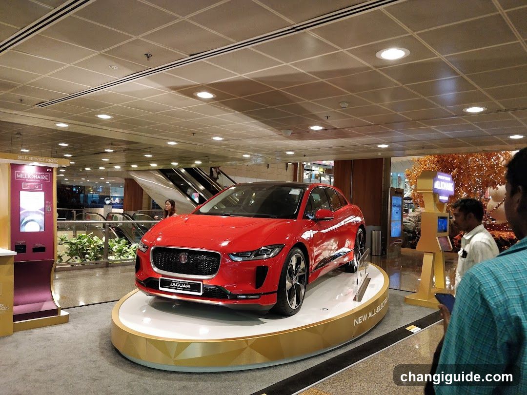 Jaguar I-PACE Display in Mall
