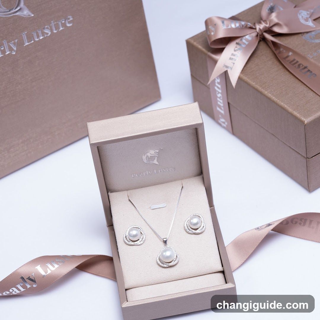 Pearl Jewelry Set Display