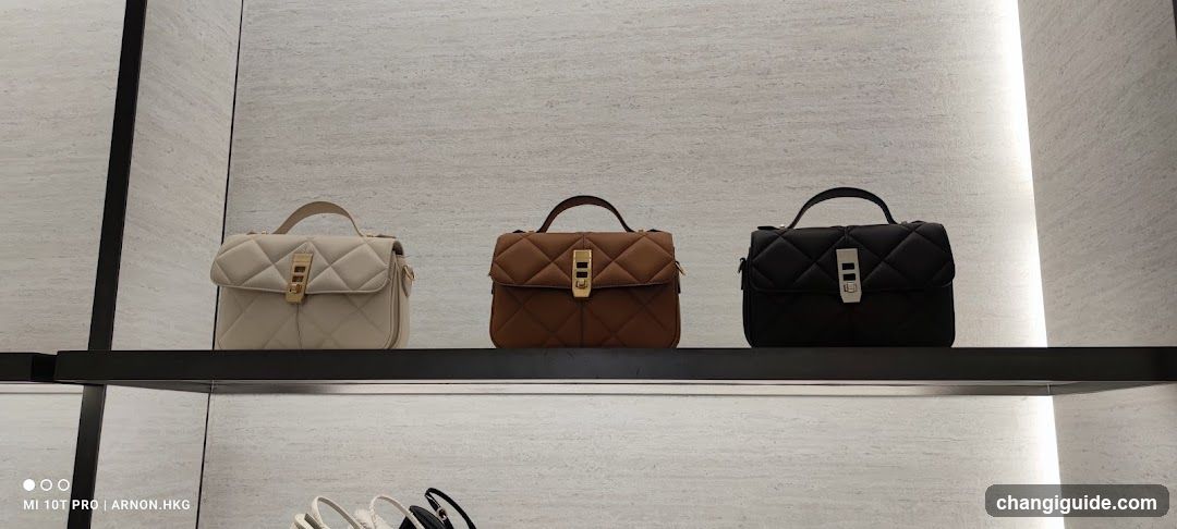 Handbag Display Shelf