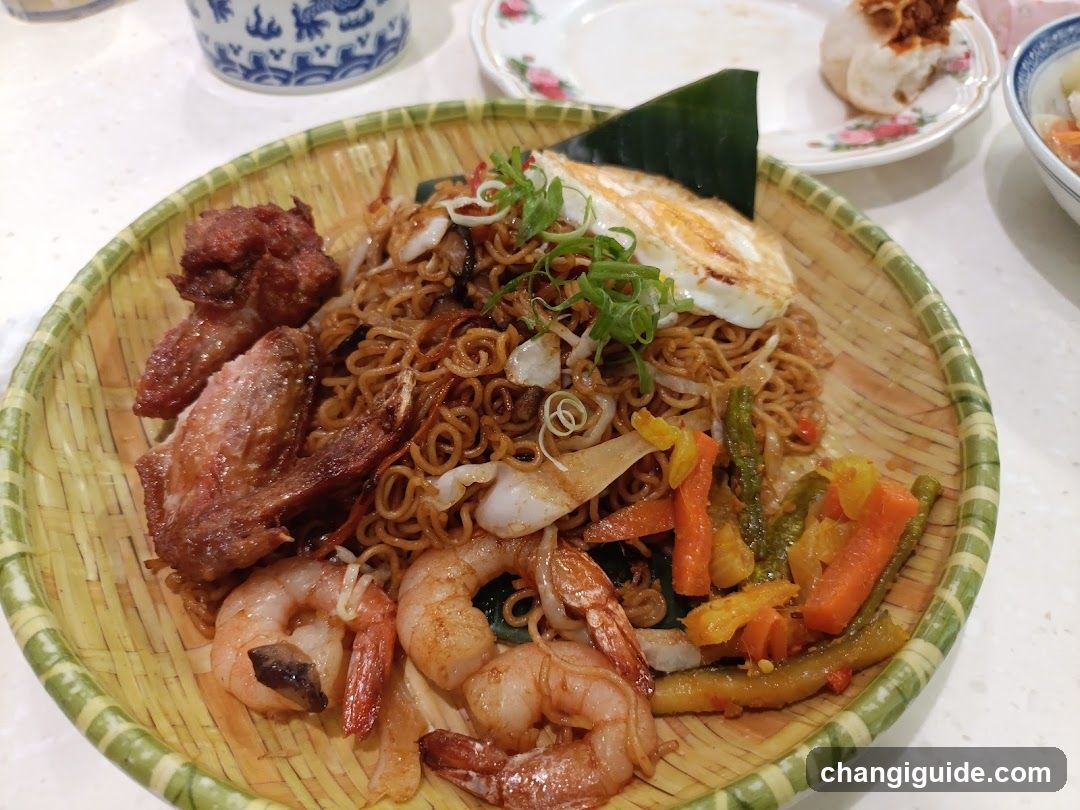Noodle Dish with Shrimp and Vegetables