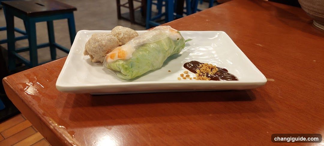 Spring Rolls with Dipping Sauce