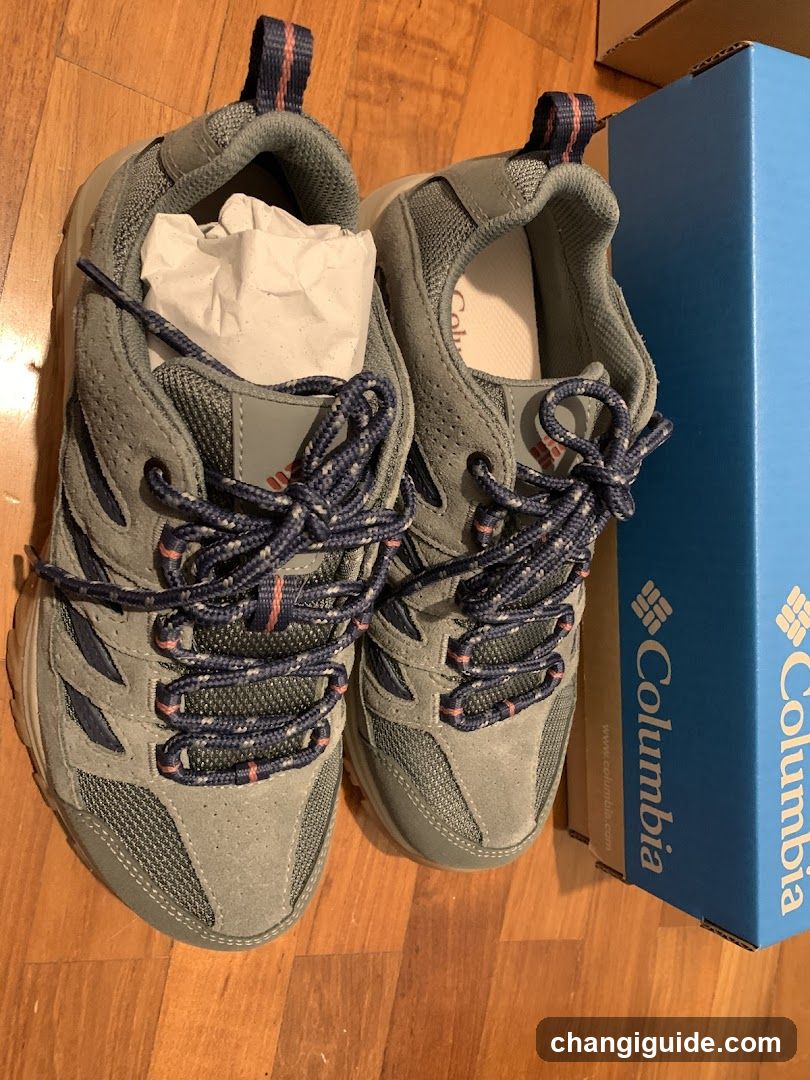 Columbia Shoes with Box
