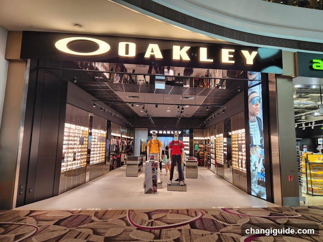 Oakley Changi Airport T4 (Transit)