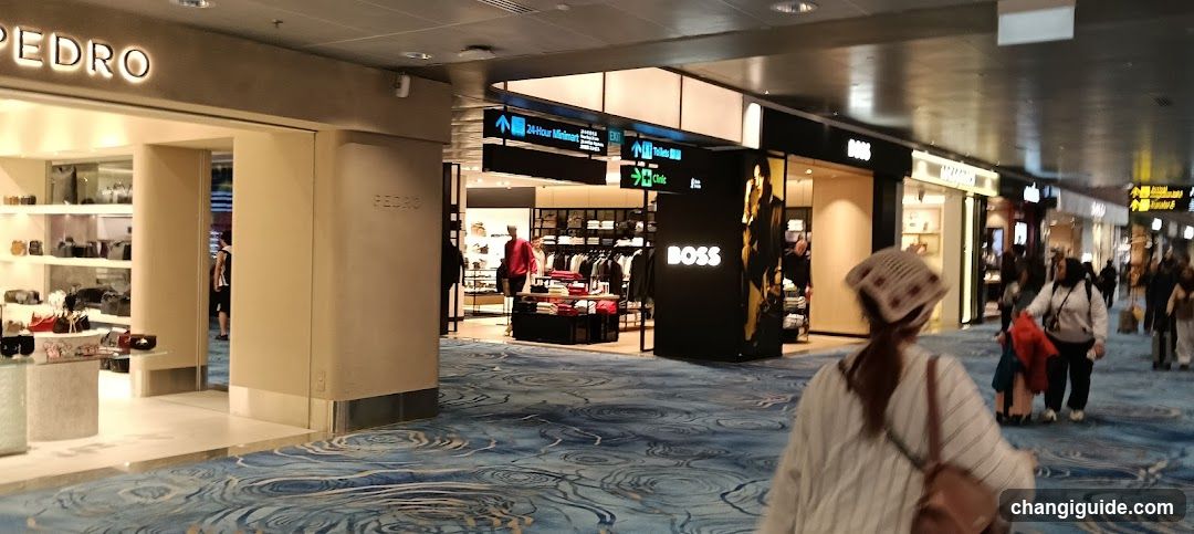 Airport Shopping Corridor