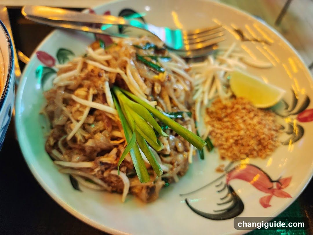 Pad Thai with Garnishes