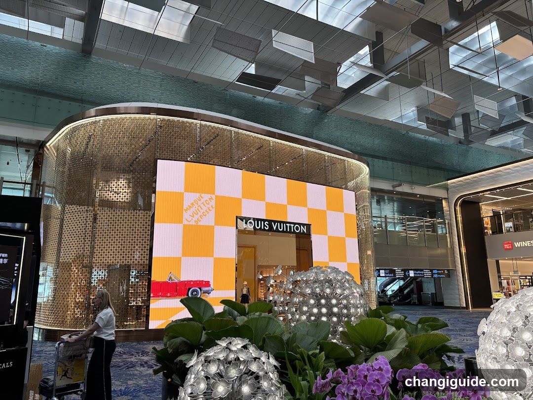 Louis Vuitton Storefront