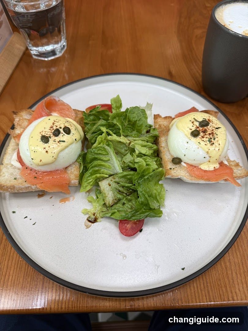 Eggs Benedict with Smoked Salmon and Lettuce