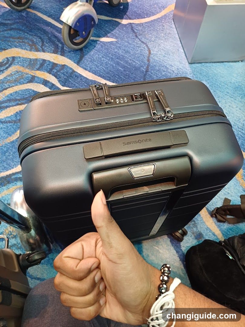 Samsonite - Changi Airport Terminal 2