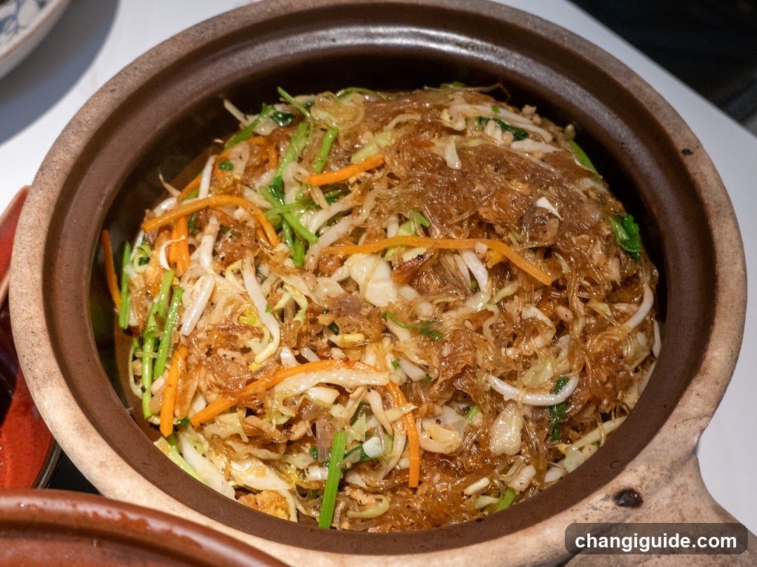 Stir-fried Glass Noodles with Vegetables in Clay Pot