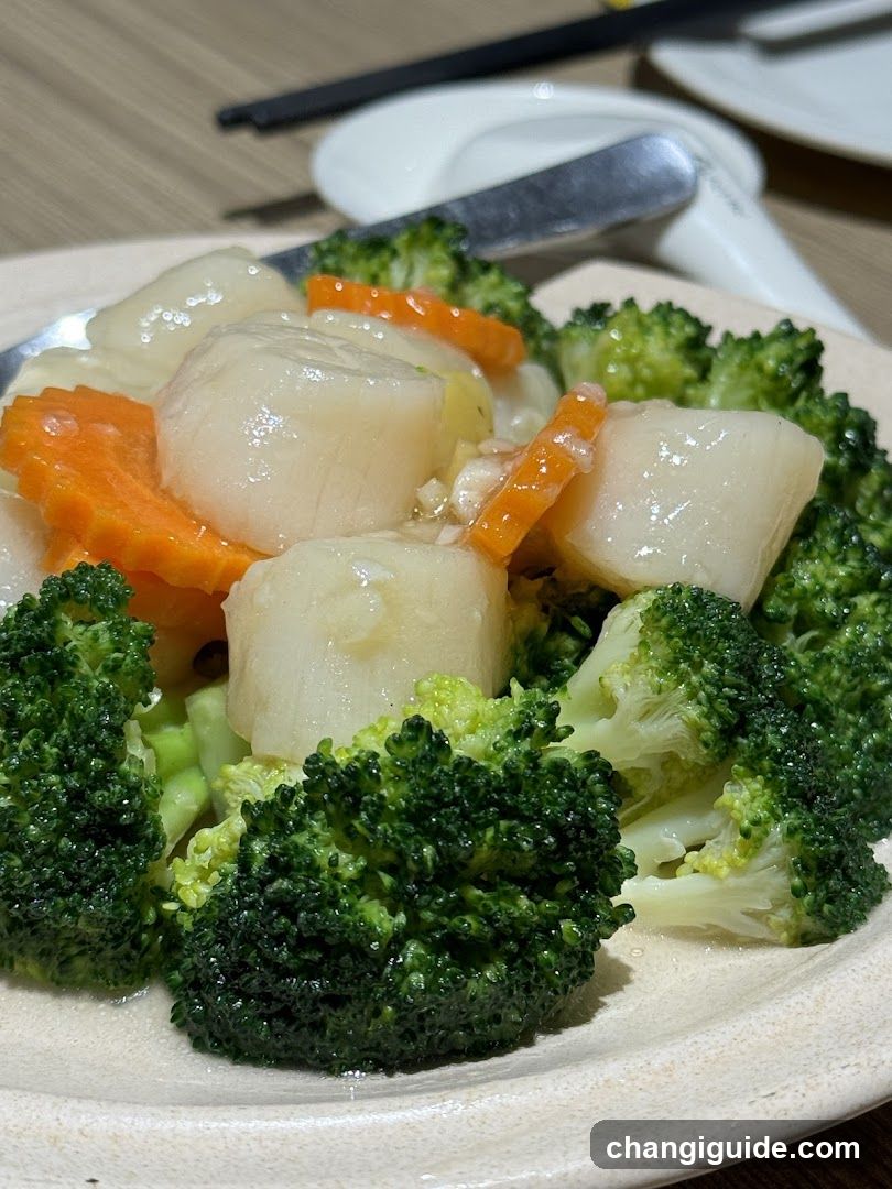 Steamed Scallops with Broccoli and Carrots