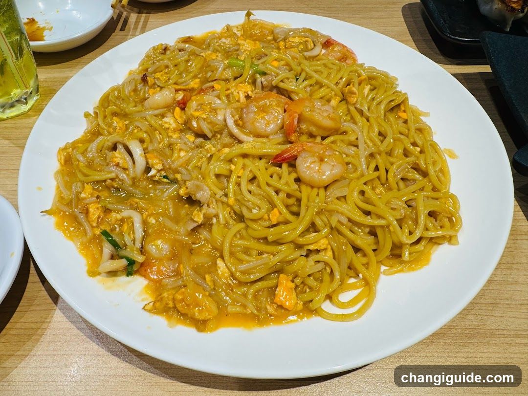 Shrimp Fried Noodles with Egg