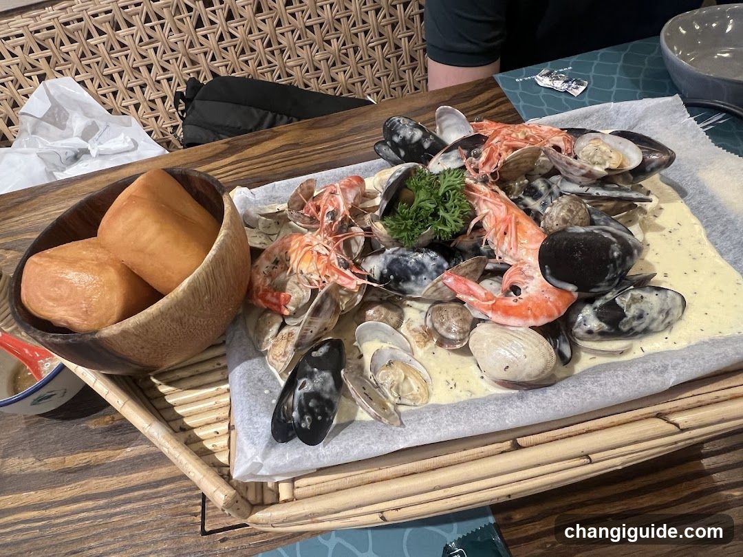 Seafood Platter with Bread